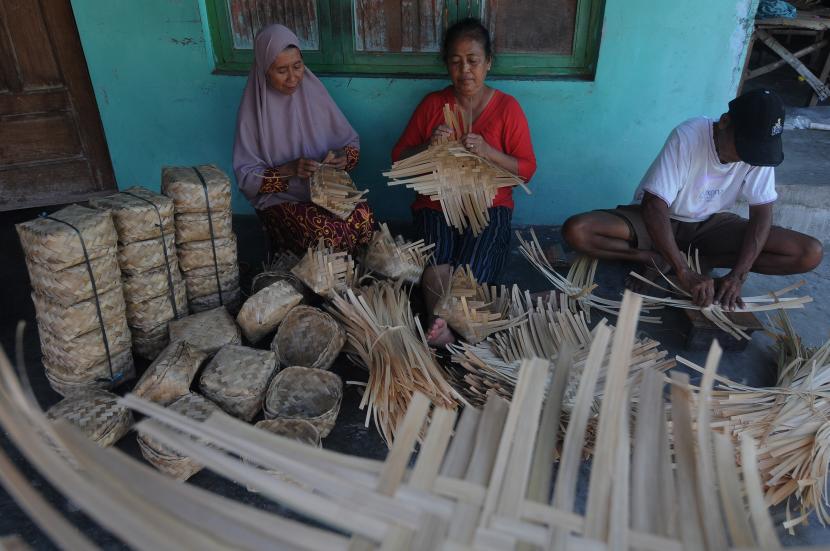 Jelang Idul Adha, Perajin Besek di Klaten Kebut Stok Pesanan