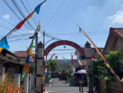 PLN Imbau Warga Jaga Jarak Aman Saat Pasang Bendera dan Umbul-umbul HUT RI