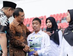 Pengangkatan PPPK Jateng Gubernur Serahkan SK Baru