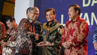 Pemprov Jateng Raih Penghargaan Layanan Kesehatan Terbaik